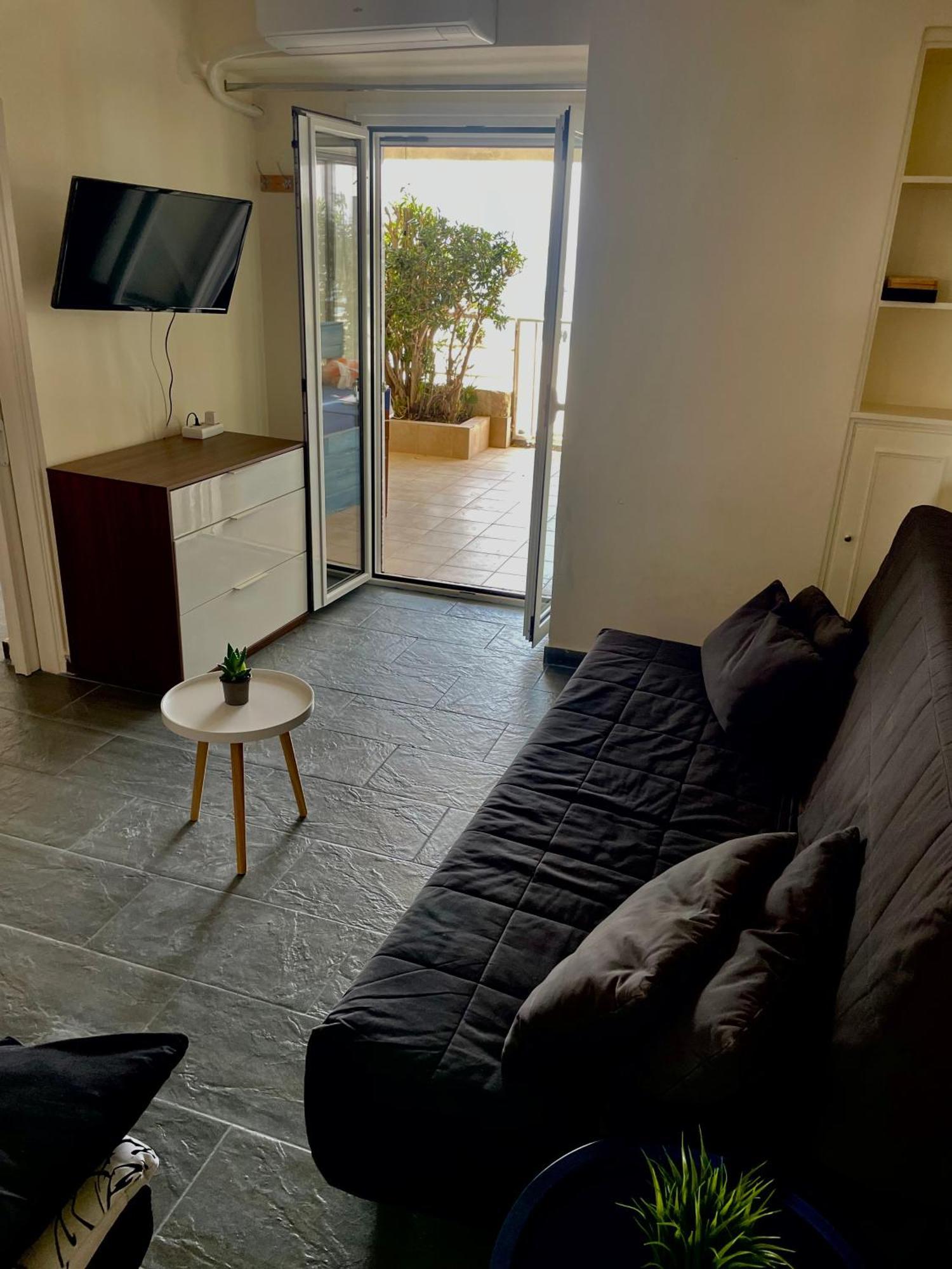 Sea La Vie - Beachfront Retreat Loutráki Esterno foto